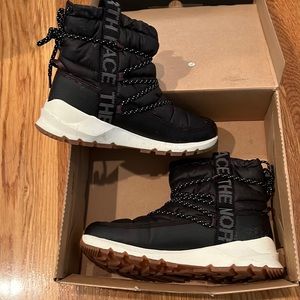 North Face thermoball lace up black 8